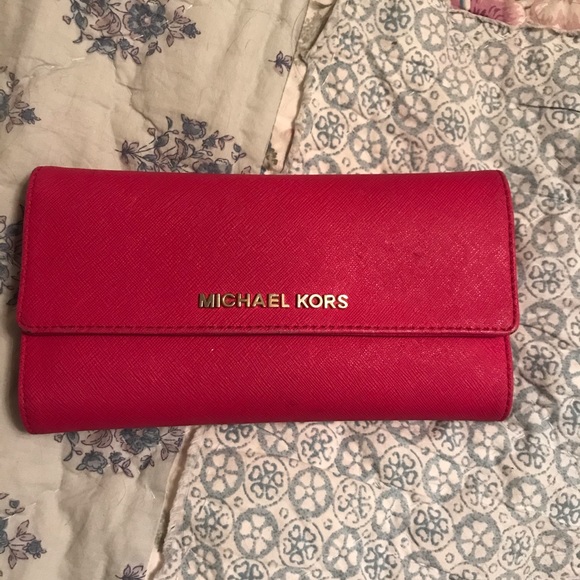 Michael Kors Checkbook Wallet - Picture 1 of 4